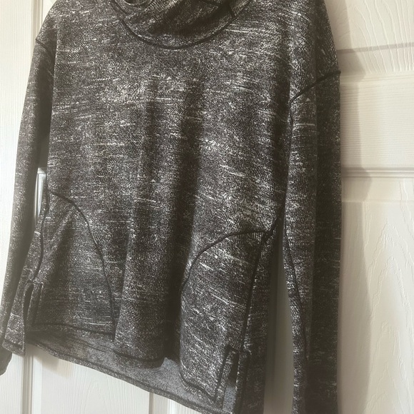 Lululemon Endeavor Pullover w Hood. Black White Spray Jacquard, size 4. - Picture 6 of 13
